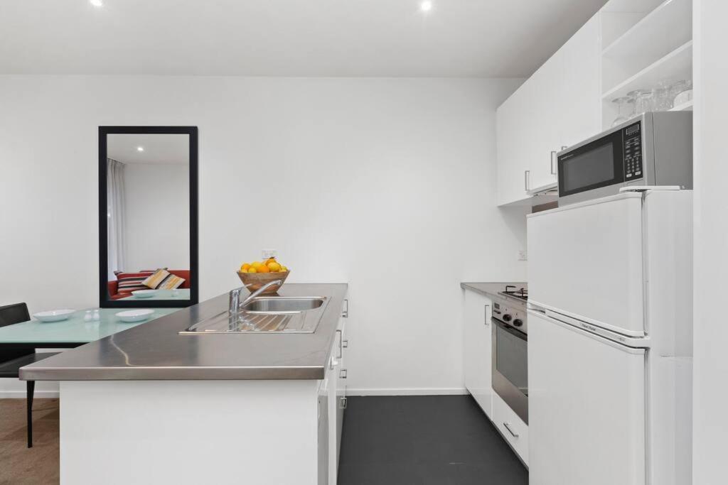 108 Astral Apartments Melbourne Exterior foto
